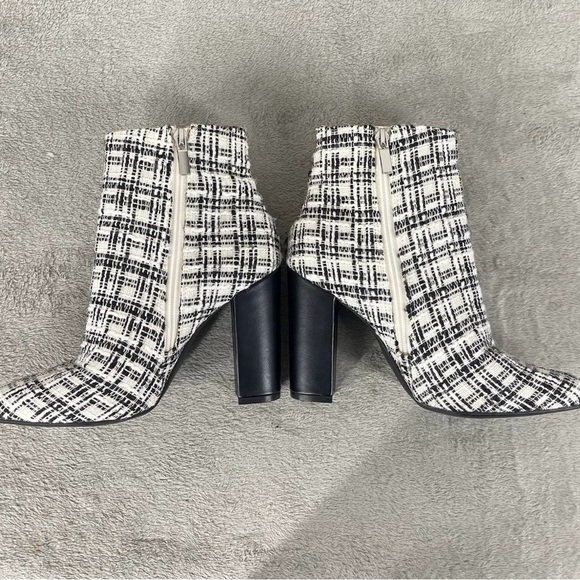 Shoedazzle Rosamund Block Heel Ankle Boot White Tweed Fabric Pointed Toe Sz 6.5 - Picture 7 of 12